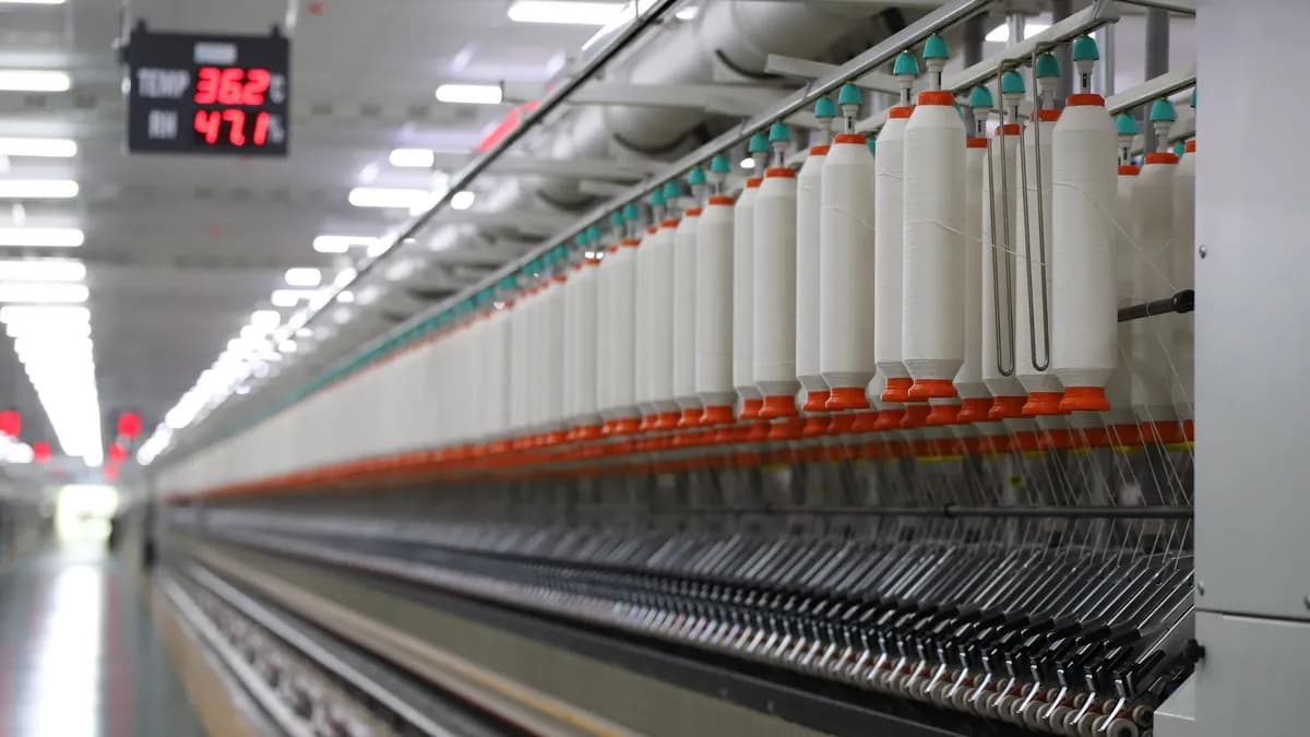 Polyester İplik Fiyatları Son 3 Yılın En Düşük Seviyesinde: Türk Üreticilere Maliyet Avantajı Polyester İplik Fiyatları Son 3 Yılın En Düşük Seviyesinde: Türk Üreticilere Maliyet Avantajı